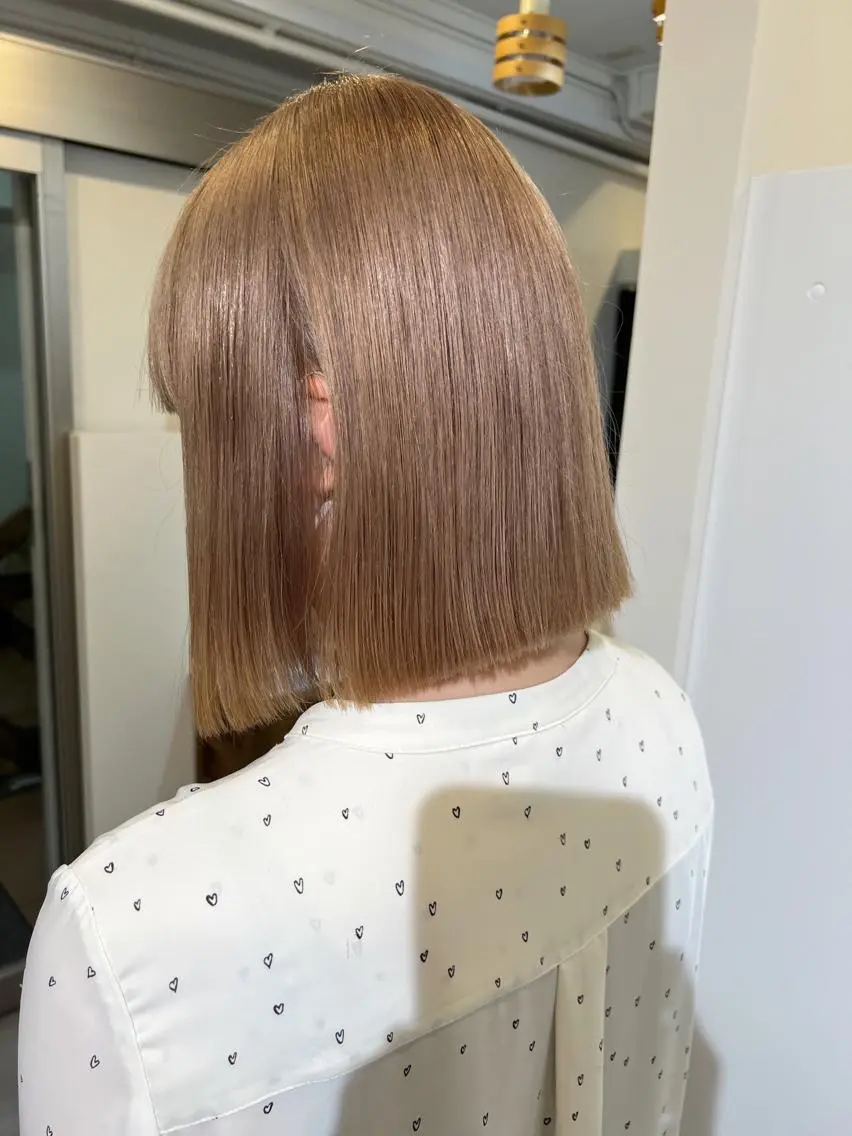 ショート 切りっぱなしボブ ボブ レイヤー×縮毛矯正 深見 拓のヘアスタイル