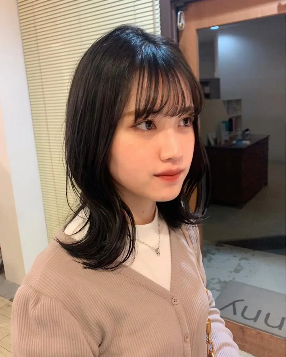ミディアム カラー mir MIYUのヘアスタイル
