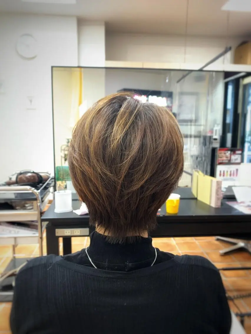 ショート フリーランス理美容師 いさかのヘアスタイル