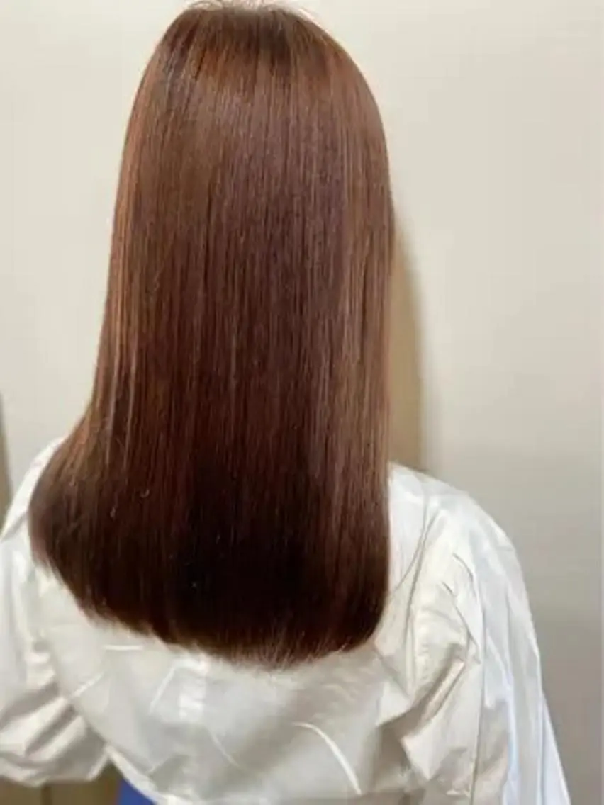 ミディアム 西田 有希のヘアスタイル