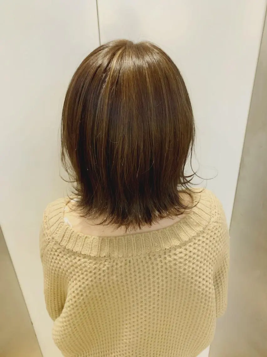 カラー 天野 利咲のヘアスタイル