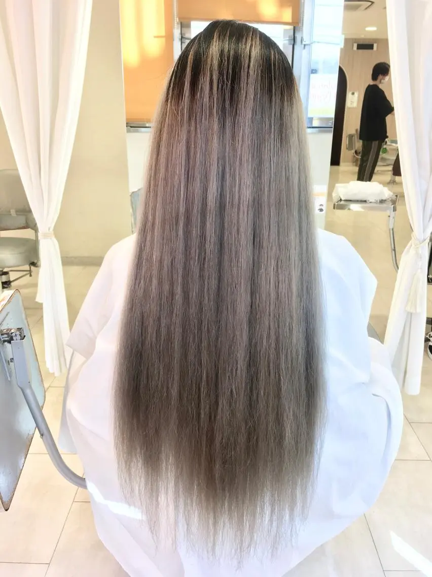 ロング カラー バレイヤージュ レイヤーカット 森島 雅之のヘアスタイル