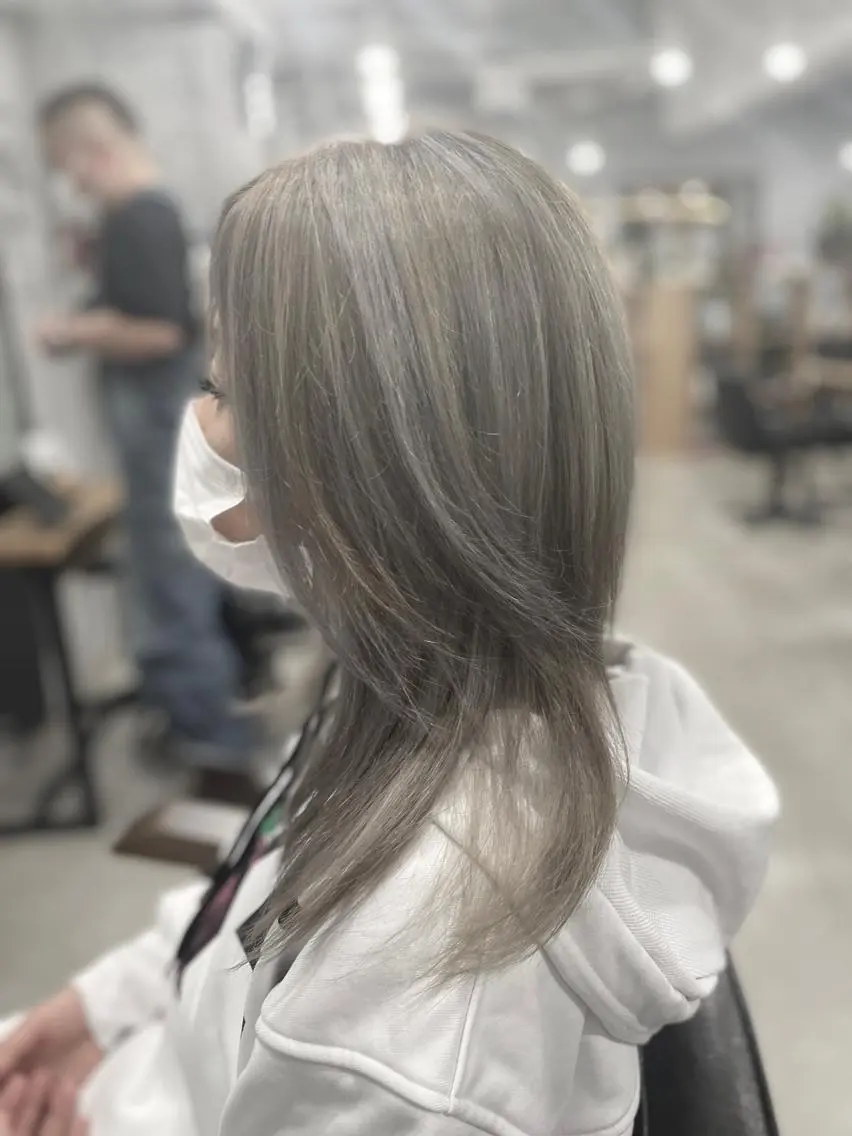 ミディアム カット ヘアカラー MICO hairのヘアスタイル