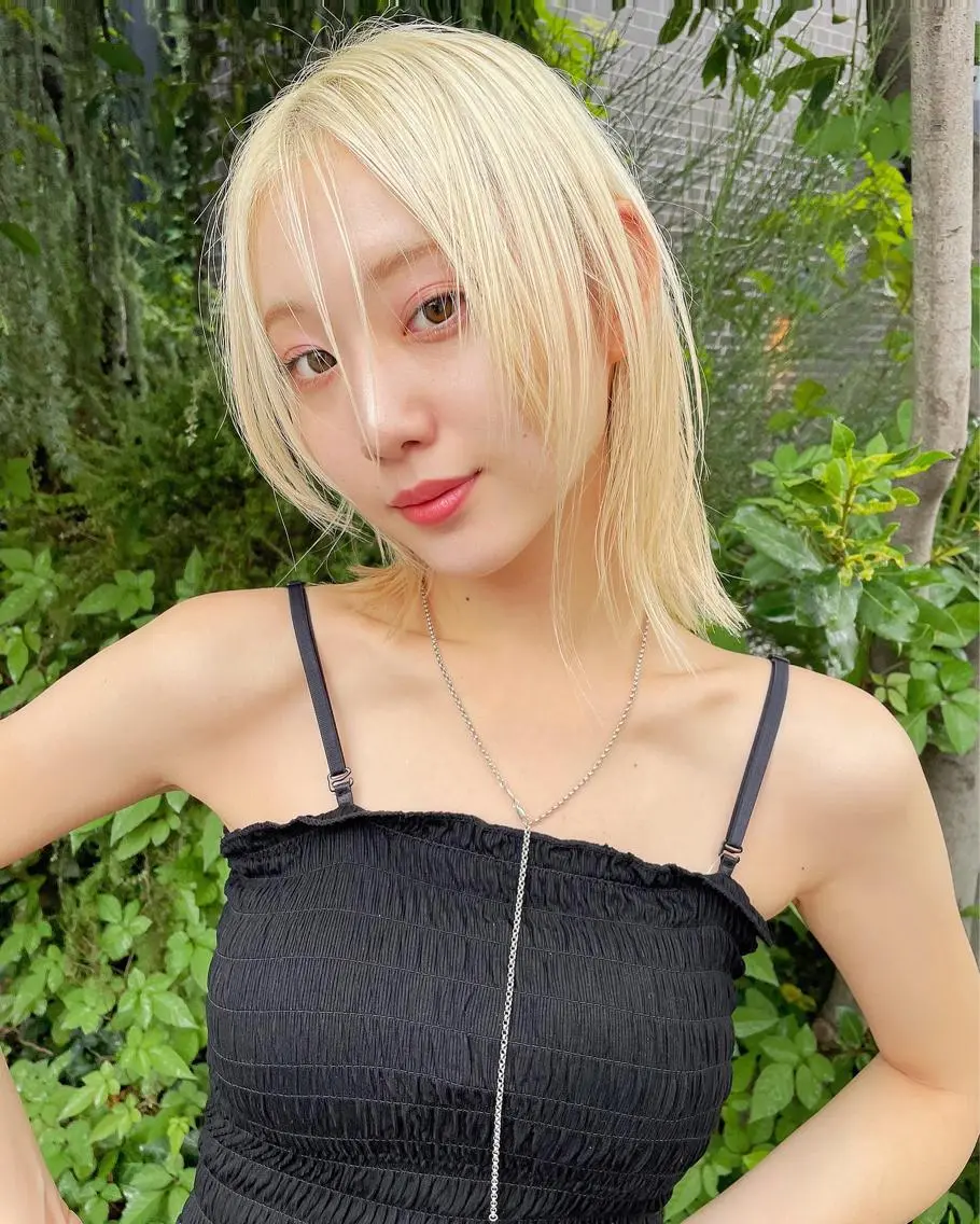 ミディアム カラー レイヤーカット ウルフカット カット ヘアカラー 圧倒的デザイン力 店長🎨RENAのヘアスタイル