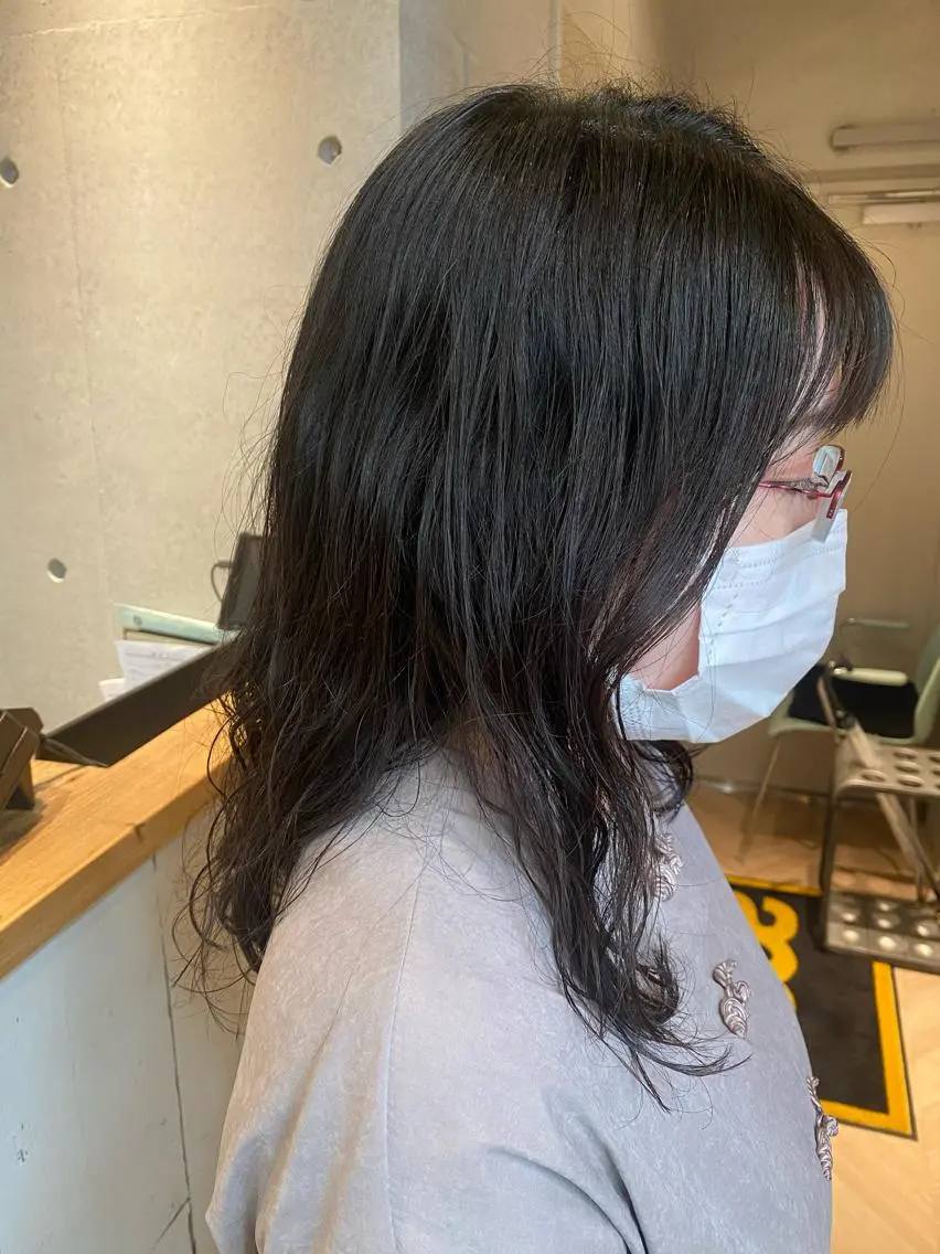 セミロング セミロングパーマ 西山 恵太郎のヘアスタイル
