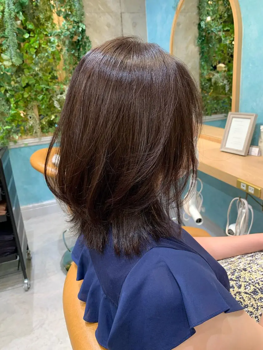 ミディアム くびれヘア くびれレイヤー レイヤーカット 石畑結華 Lond店長のヘアスタイル