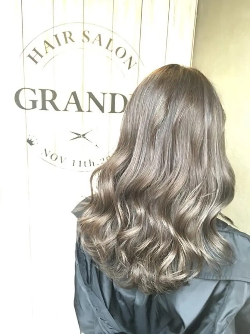 ロング カラー ヘアカラー トリートメント 💎JADE GRACE💎のヘアスタイル