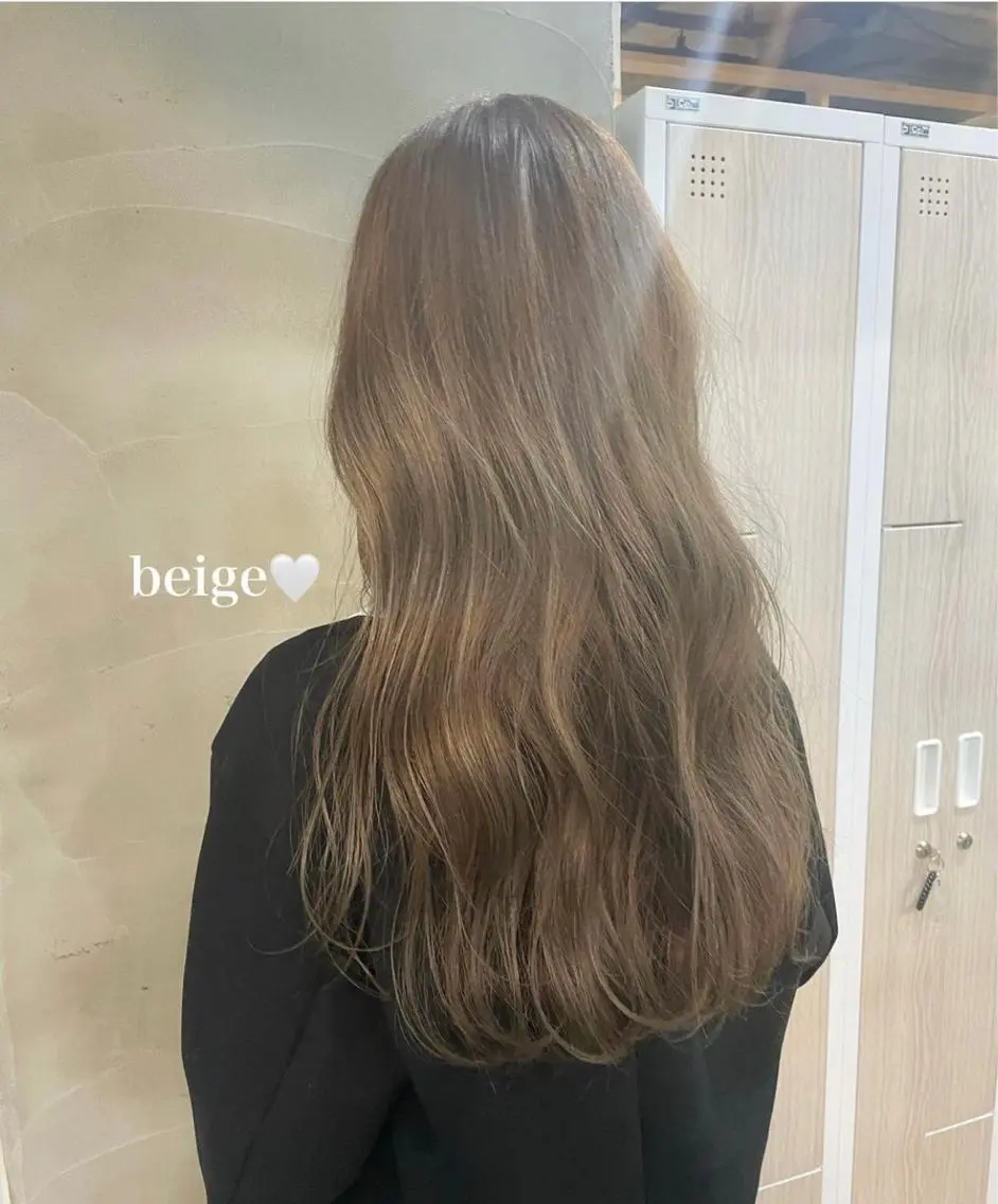 ロング ハイライト カット ヘアカラー トリートメント freera🤍 yumenaのヘアスタイル