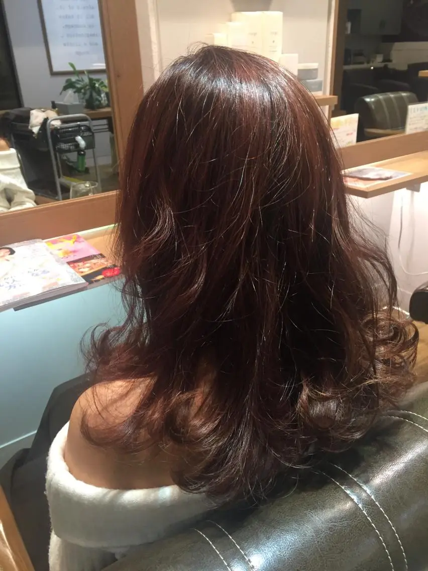 ロング カラー ピンクカラー ヘアカラー トリートメント ツキダテ ユイのヘアスタイル