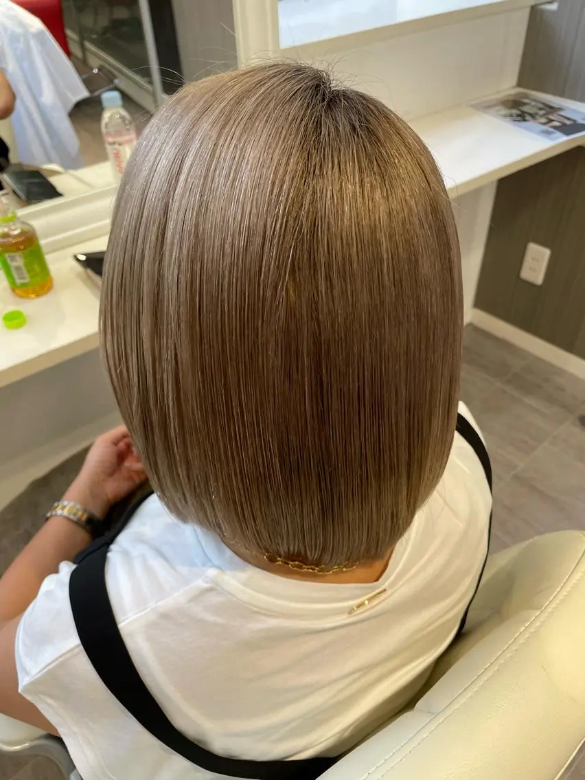 ミディアム カラー ブリーチ トリートメント Merlyosaka 早川未来のヘアスタイル