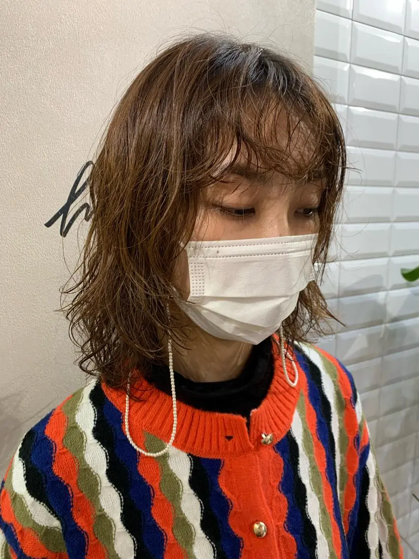 ミディアム パーマ ミディアムパーマ ウルフカット カット 縮毛矯正 トリートメント hubhair レイヤー/透明感のヘアスタイル
