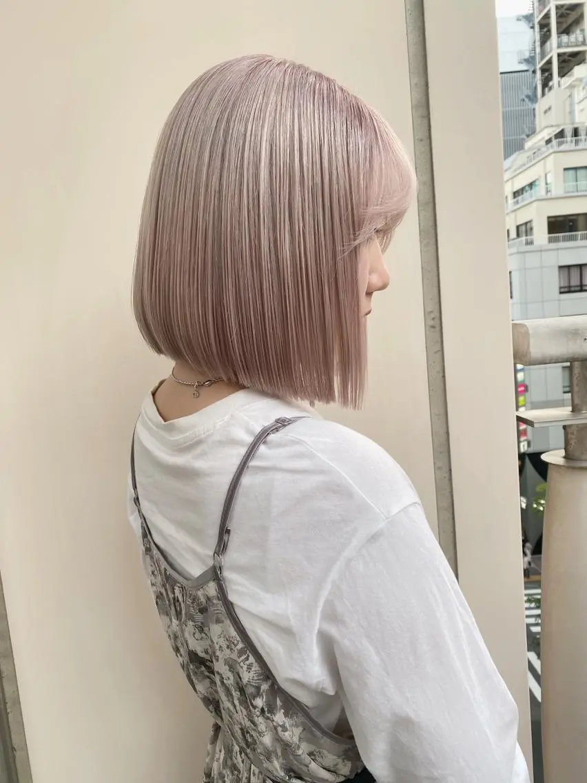 ショート カラー ベージュカラー ホワイトベージュ ハイトーン✨ボブ✨ 篠崎良訓のヘアスタイル