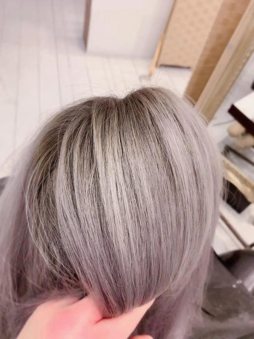 ロング カラー ケアブリーチ&シール エクステの店和田翔莉のヘアスタイル