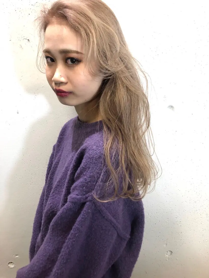ロング カラー ベージュカラー ブリーチ ケアブリーチ ハイトーンカラー ミルクティーベージュ Pia ツボイ ケイタのヘアスタイル