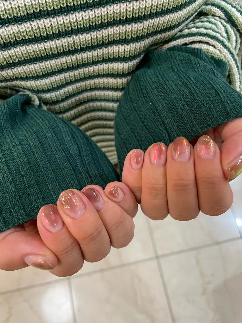ネイル ニュアンスネイル with hues AYAのネイルデザイン