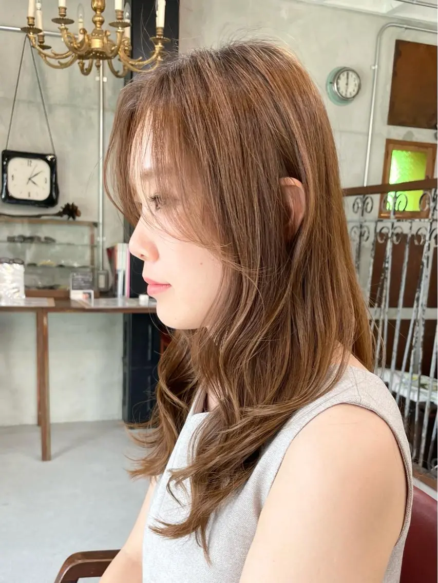 ロング カラー 岡田 恭明のヘアスタイル