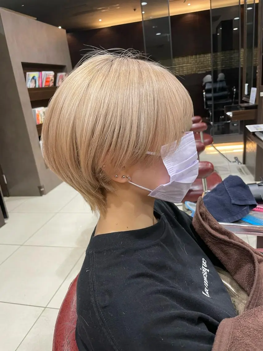 ショート カラー カット ヘアカラー トリートメント ✨髪質改善/ハイトー ン/艶髪高山のヘアスタイル