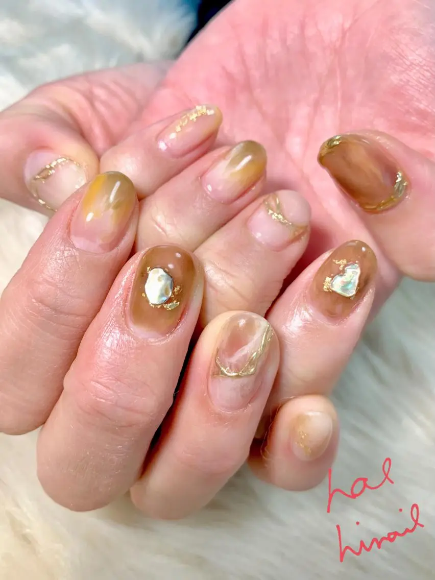 ネイル ミラーネイル ニュアンスネイル はるひな ねいるのネイルデザイン