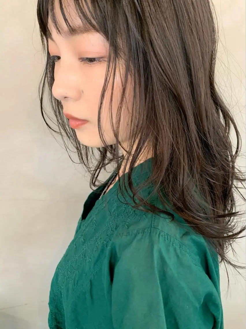 ロング カラー ベージュカラー レイヤーカット ロング カット 榑松 恵里のヘアスタイル