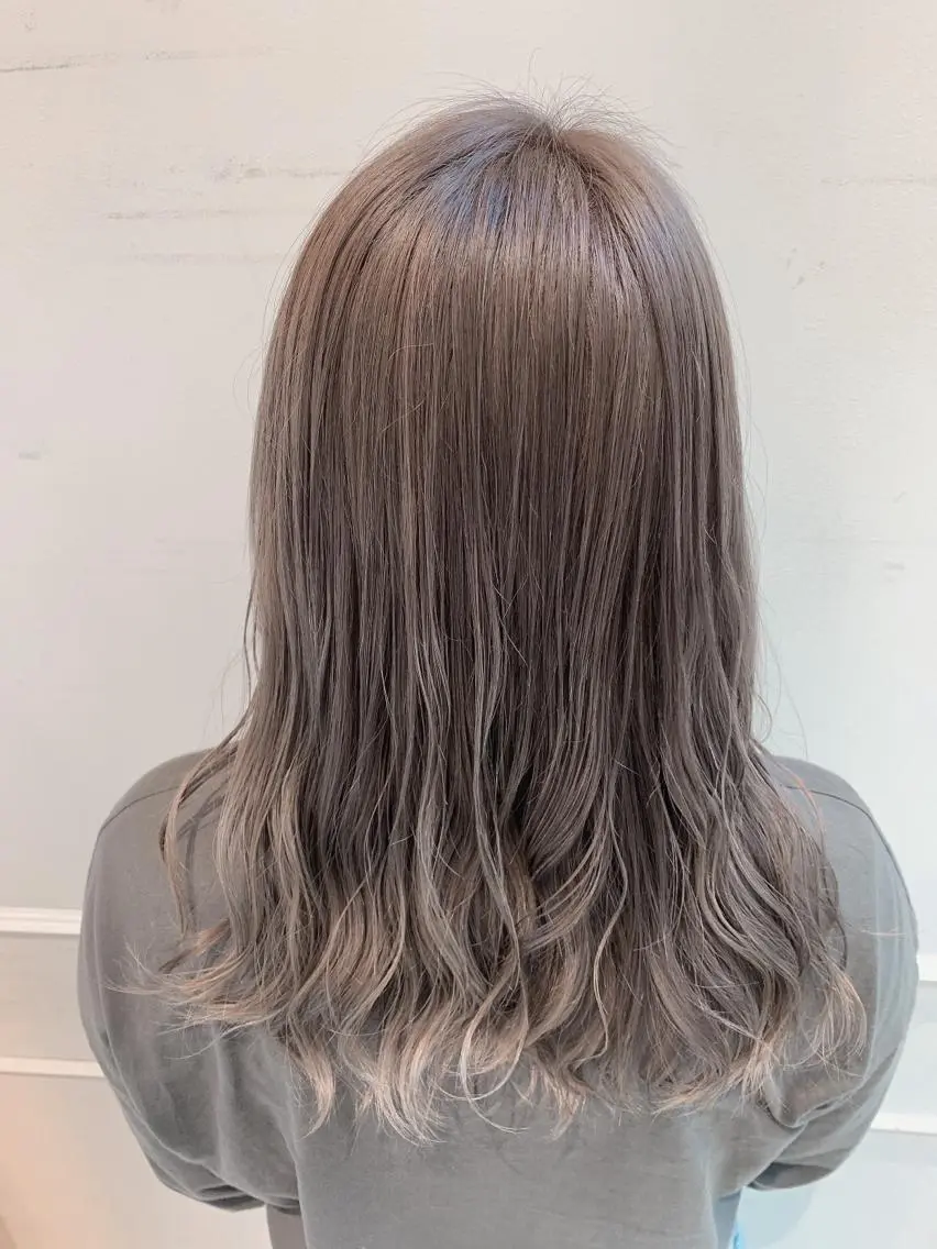 セミロング カラー グレージュ ヘアカラー トリートメント 🦖鶴岡 香純🦖のヘアスタイル
