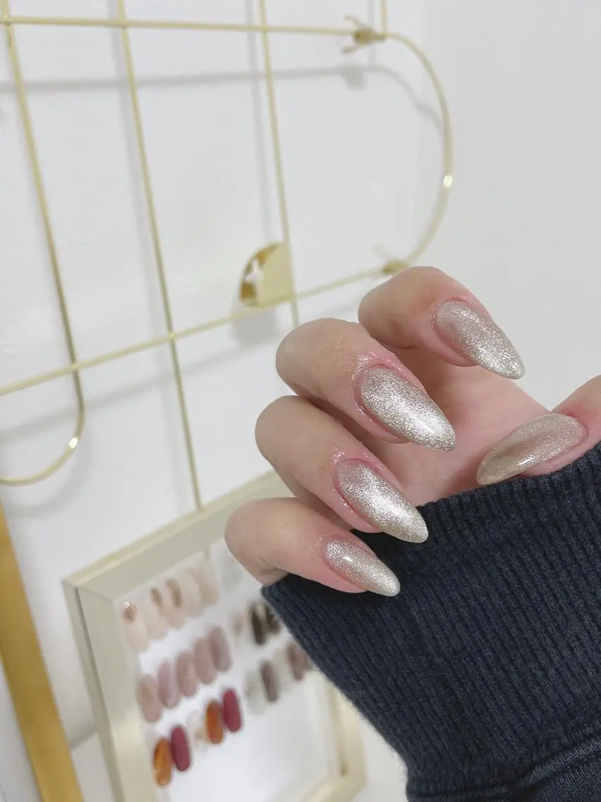 ネイル マグネットネイル マグネットワンカラー ワンカラーネイル ハンドネイル lathyrus. nailのネイルデザイン