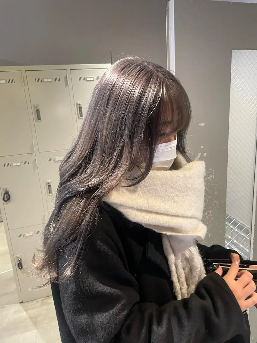 ミディアム カラー 抜け感レイヤー︴ ニュアンスカラーのヘアスタイル