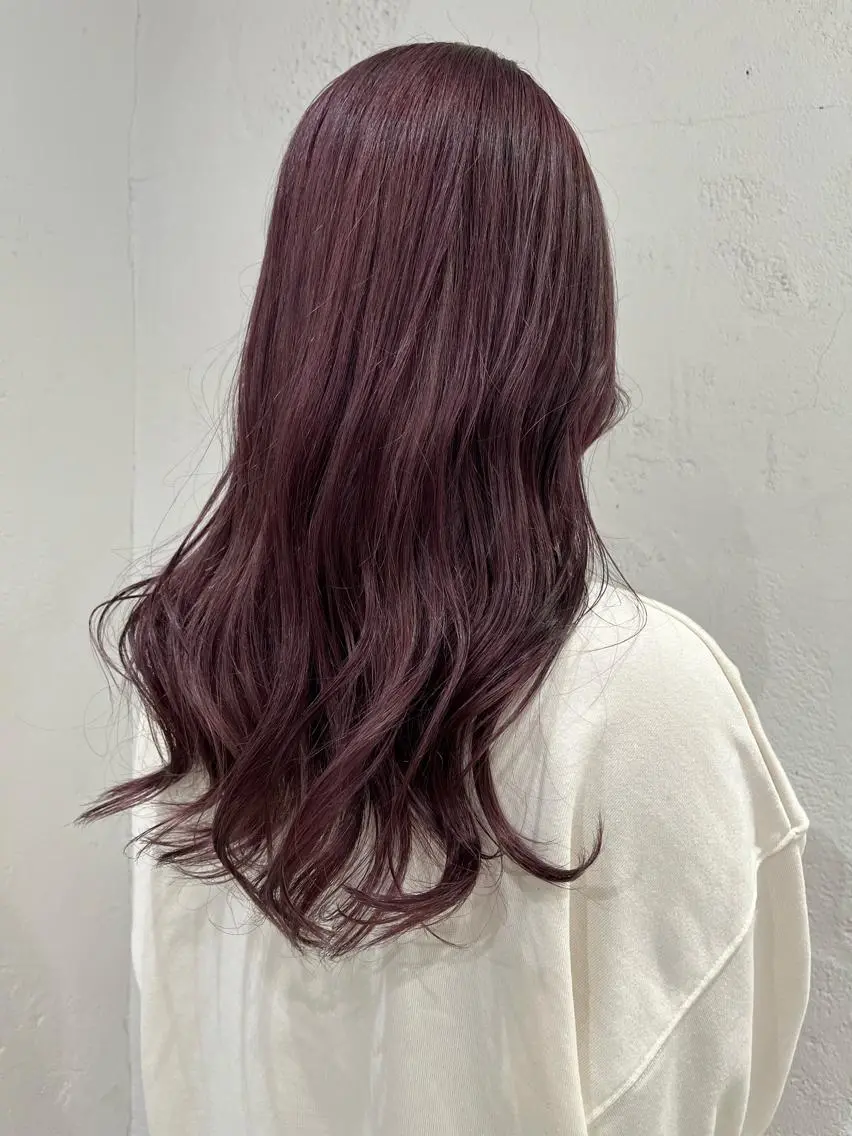 ロング カラー 🐩透明感ミルクティ ーピンクニイナ🐩のヘアスタイル