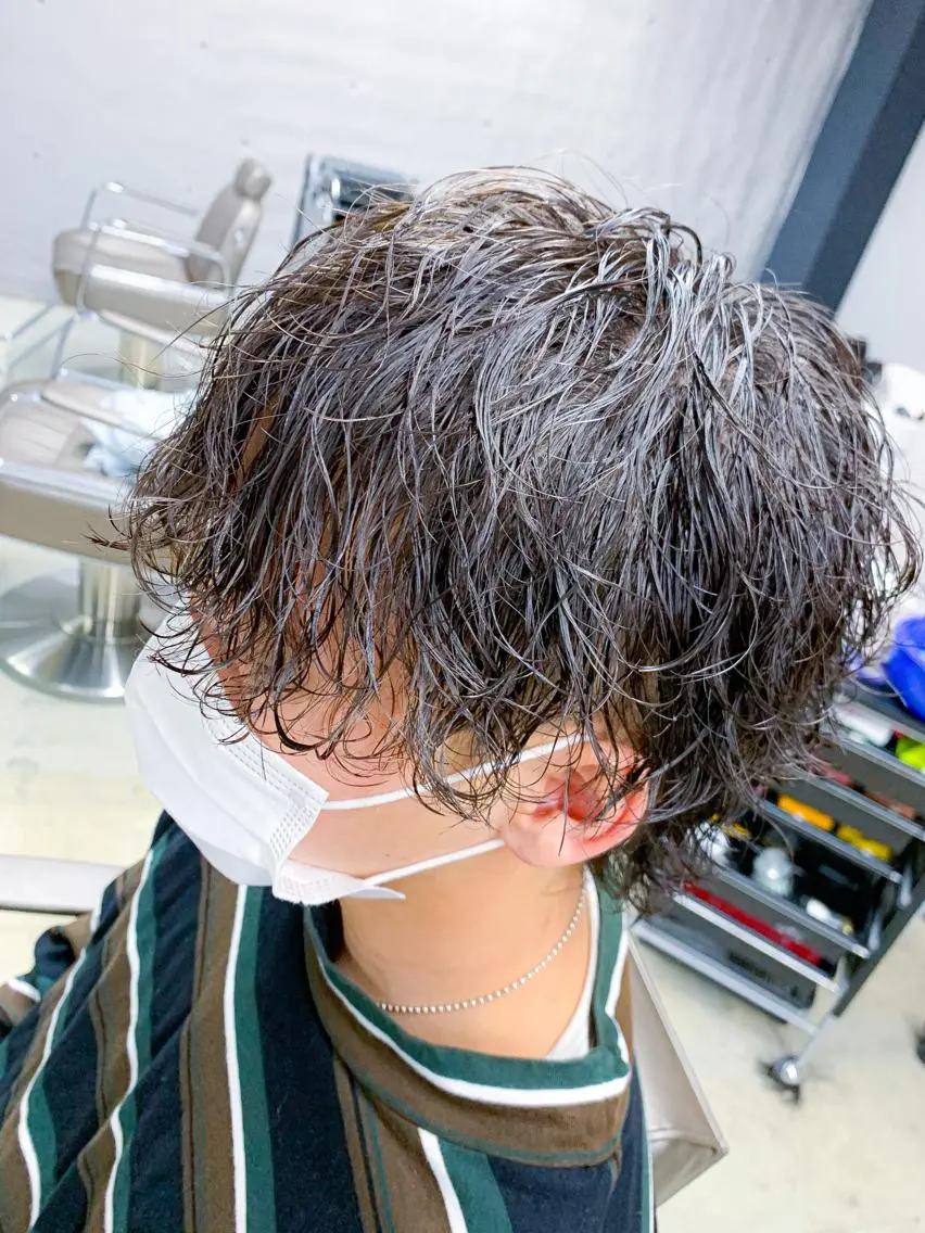 ショート パーマ メンズ カット パーマ 尾﨑 純也のヘアスタイル