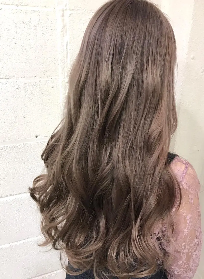 ロング カラー イズ ミのヘアスタイル