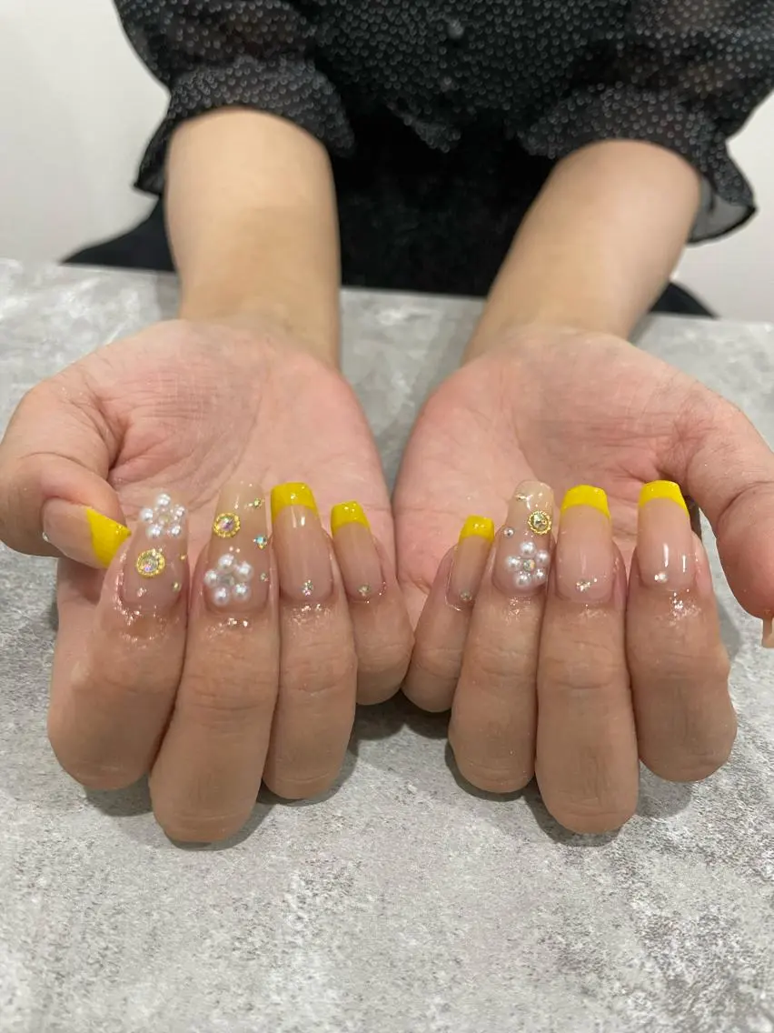 ネイル 持ち込み Raviliss ♡のネイルデザイン