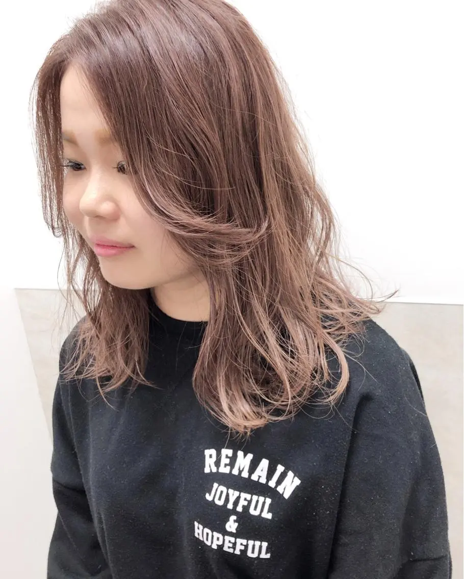 ミディアム カラー パーマ ヘアアレンジ キッズ ネイル マツエク・マツパ 🫧umu.🫧韓国 /レイヤー/ハッシュのヘアスタイル