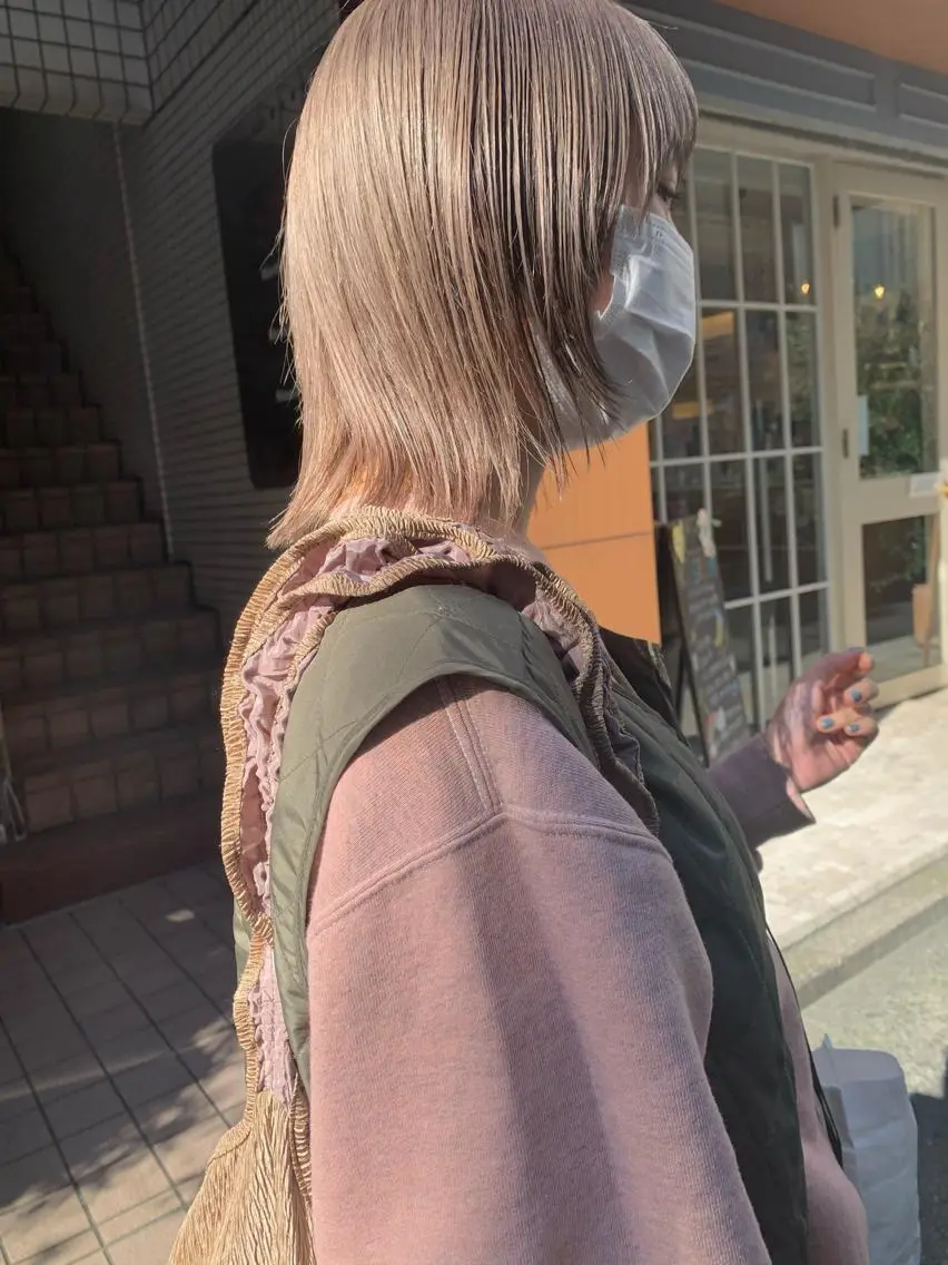 ミディアム カラー ヘアアレンジ ベージュカラー ブリーチ 🌿ショート🌿 パーマ🌿淳平のヘアスタイル