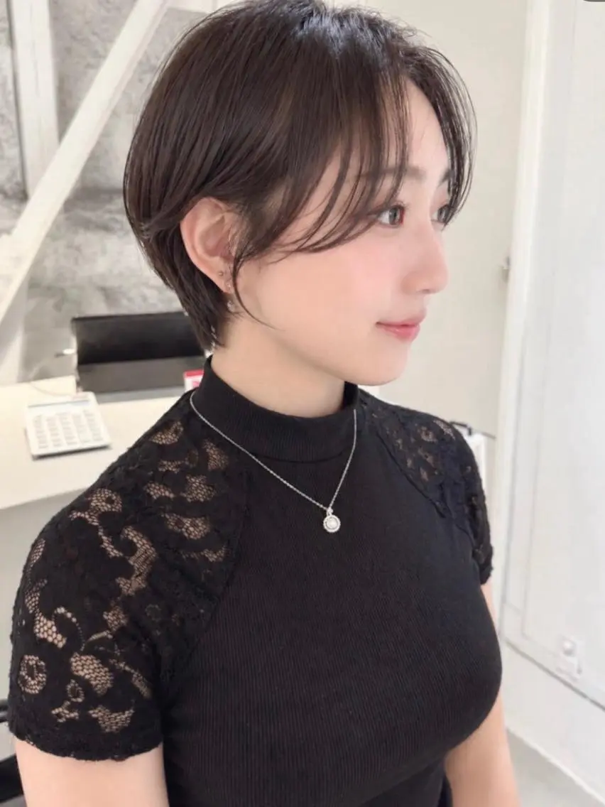 ショート カラー 丸みショート 黒髪 ブラウンカラー 透明感カラー ショートヘア カット ヘアカラー 骨格診断で絶対可愛い ✨丸みショート✨凌弥のヘアスタイル