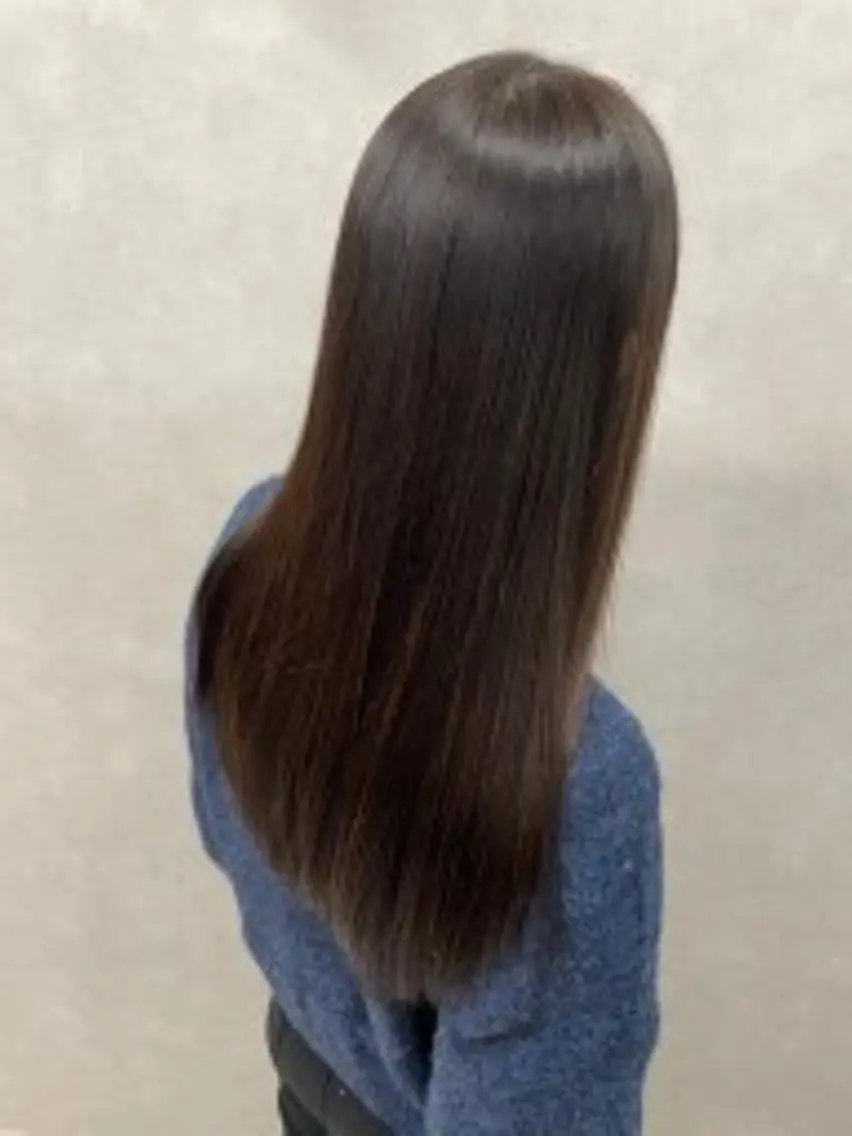 セミロング カラー アッシュ アッシュグレー アッシュグレージュ ベージュカラー 透明感カラー カット ヘアカラー トリートメント 初めてでも安心🌟 newi町田✂のヘアスタイル