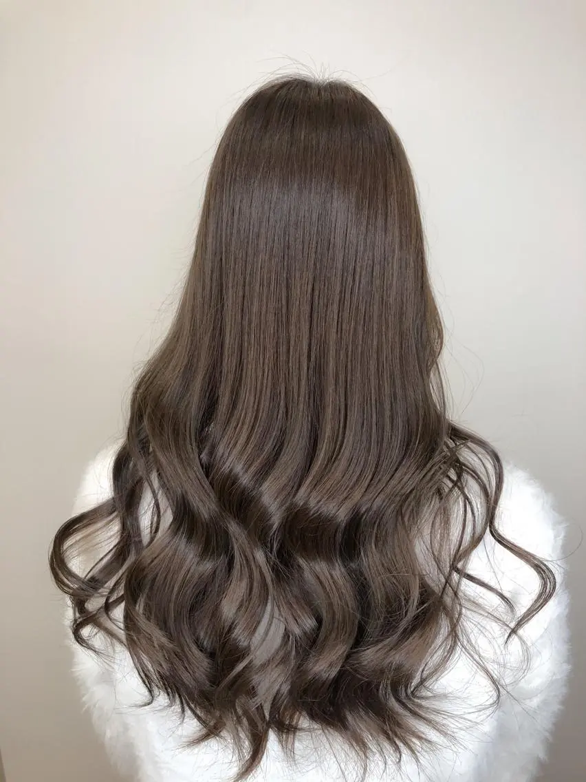 セミロング カラー アッシュ 【透明感、艶髪】西村 有司のヘアスタイル