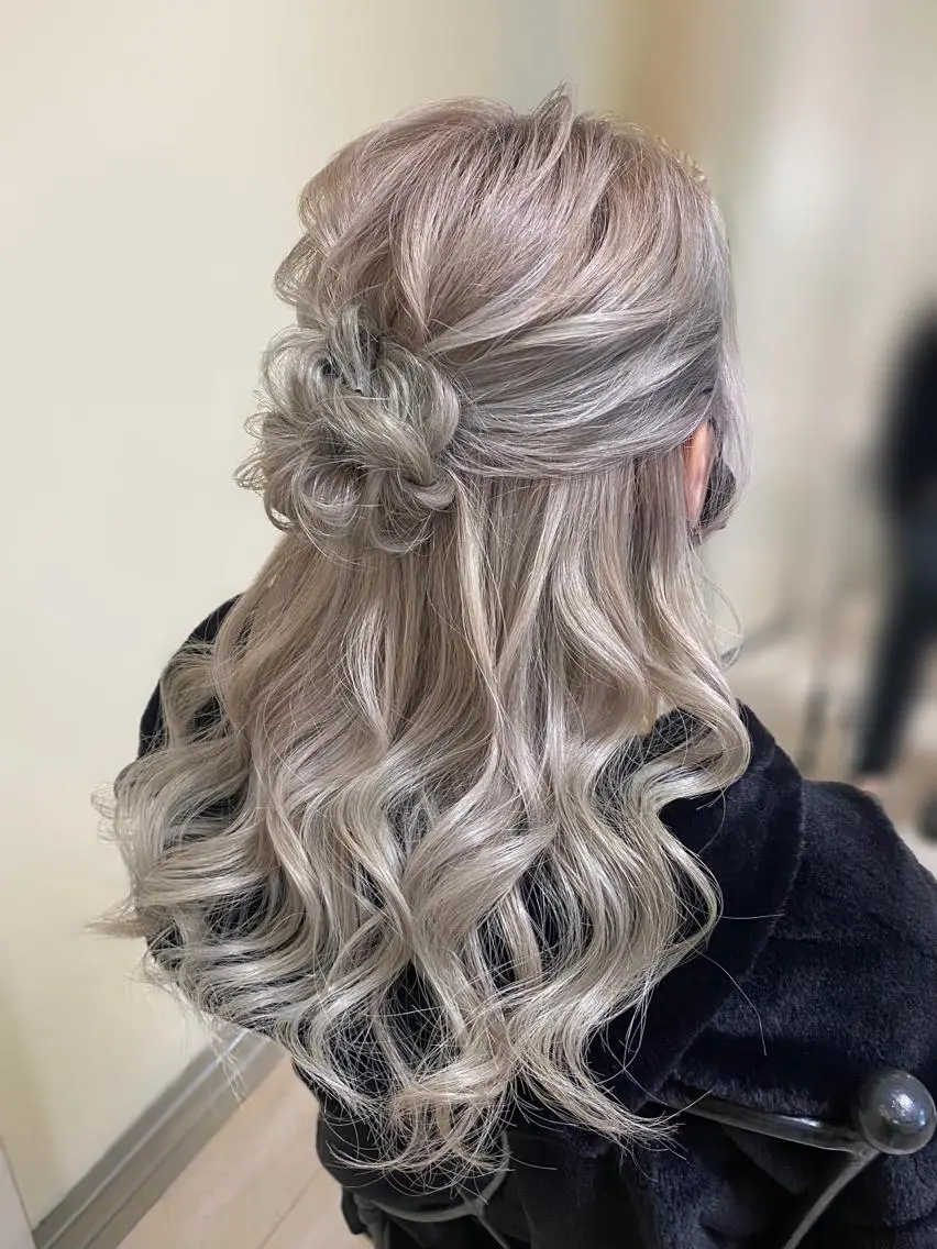 ロング ヘアアレンジ お団子ヘア タニモト ユイのヘアスタイル