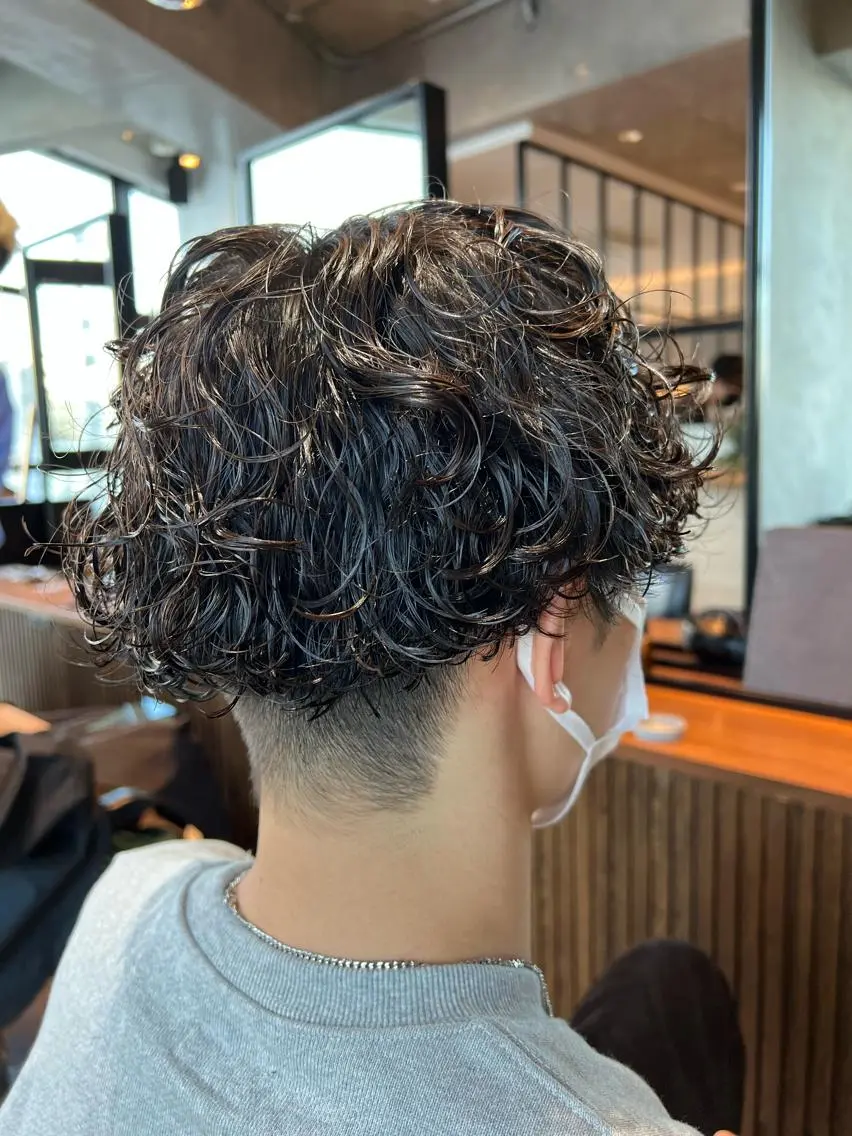 ショート パーマ メンズ カット パーマ トリートメント 波巻きスパイラルパー マ/シャドウパーマ駿のヘアスタイル