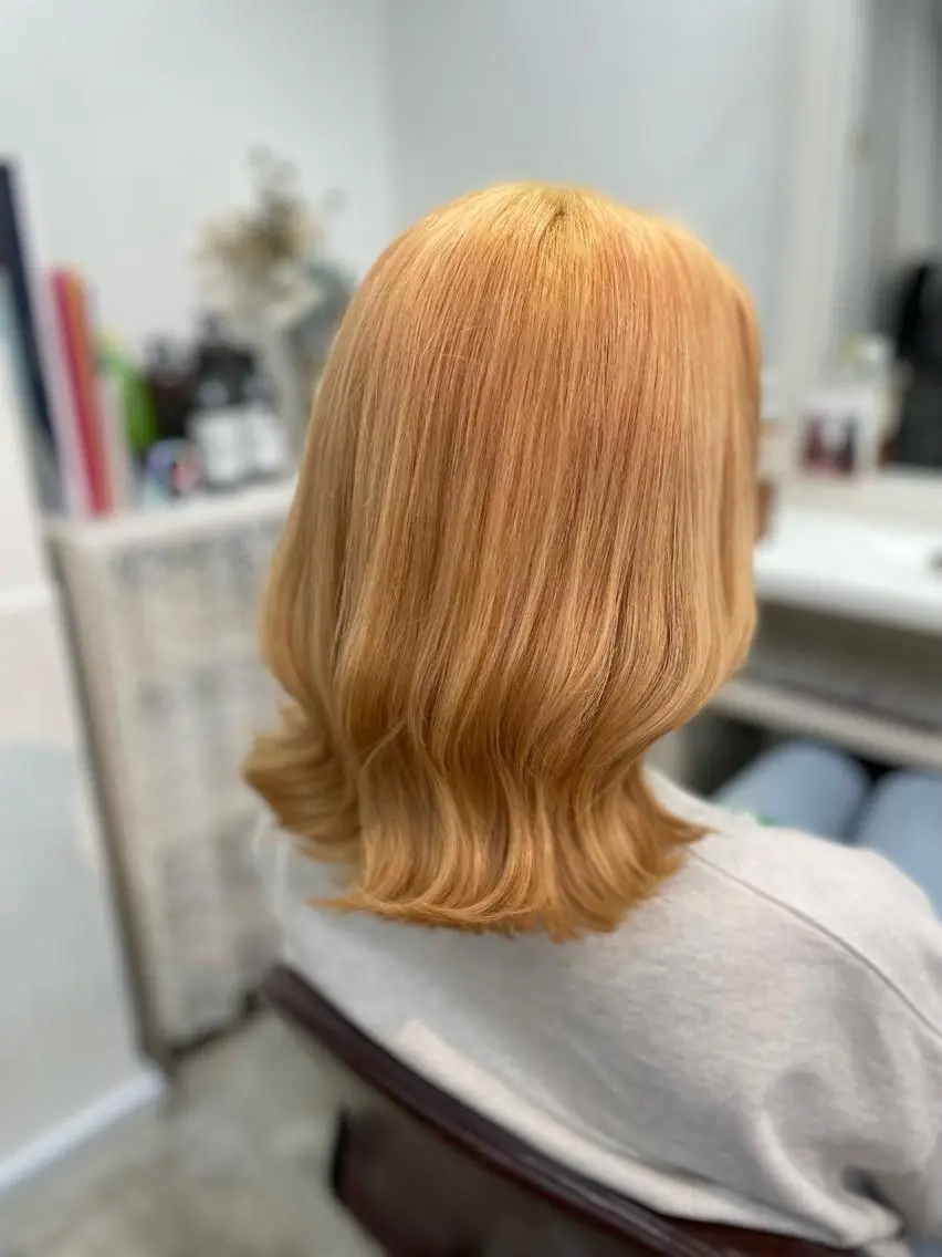 ミディアム カラー ブリーチ ヘアカラー ヘアセット 韓国ヘア🤍髪質改善 🇰🇷AKANEのヘアスタイル