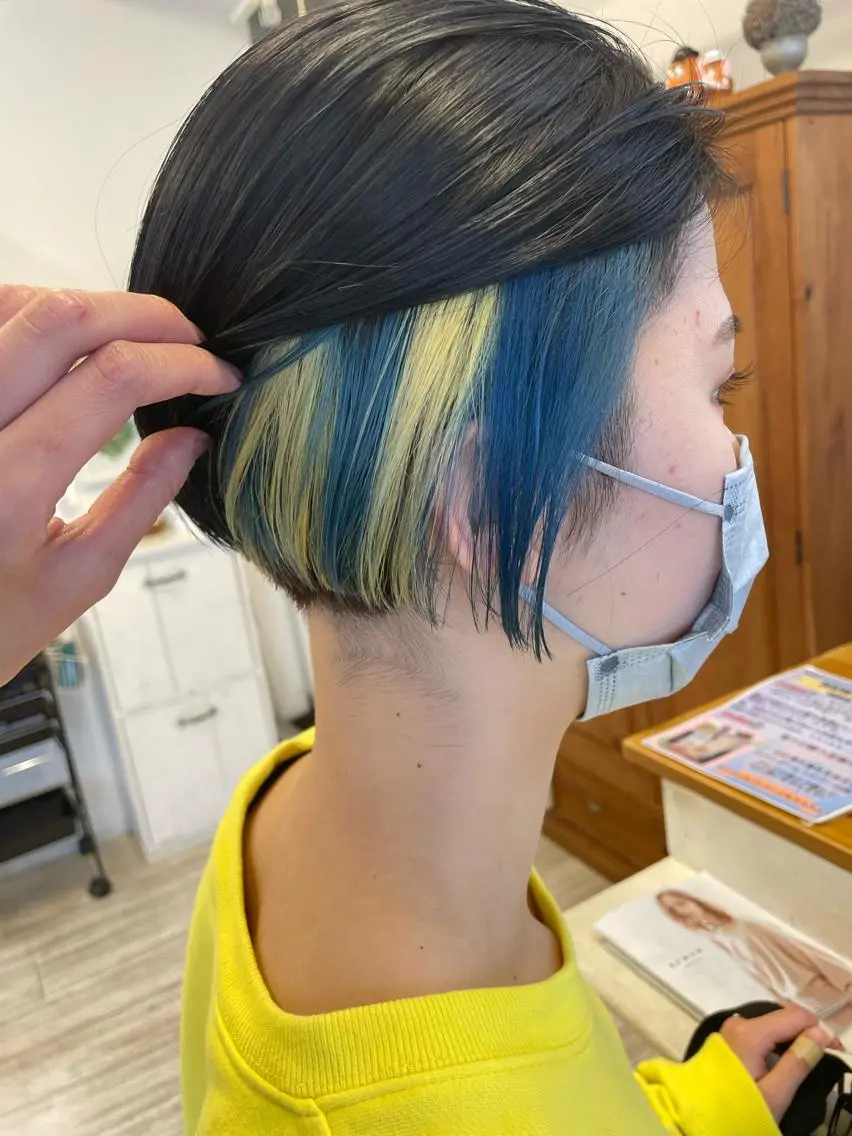 ショート インナーカラー 推し ブリーチ 髪質改善のヘアスタイル