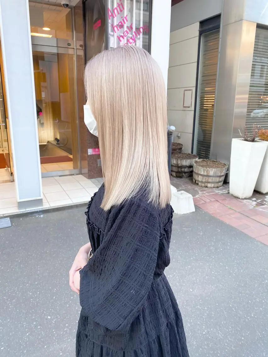 セミロング カラー ブリーチ 谷口 優冴のヘアスタイル