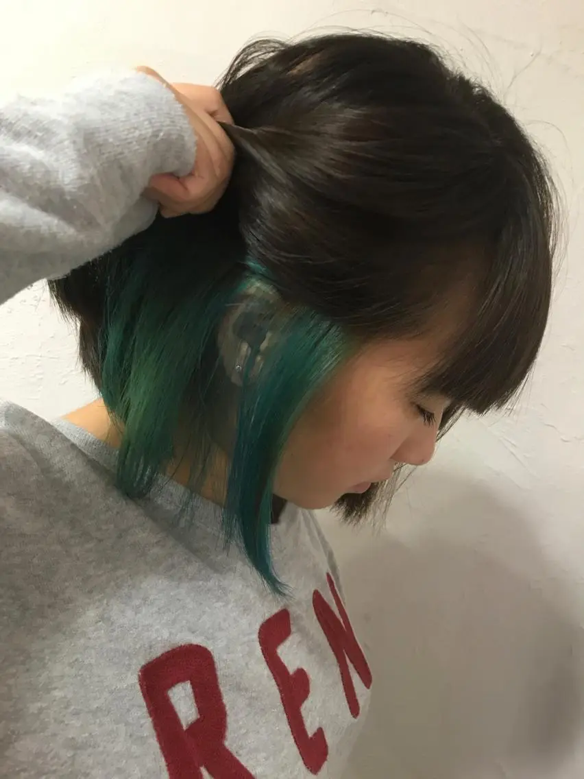 ショート カラー ブリーチ 伊藤 優希のヘアスタイル