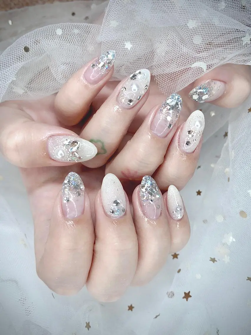 ネイル I-nailロング /ワンホン/キラキラのネイルデザイン