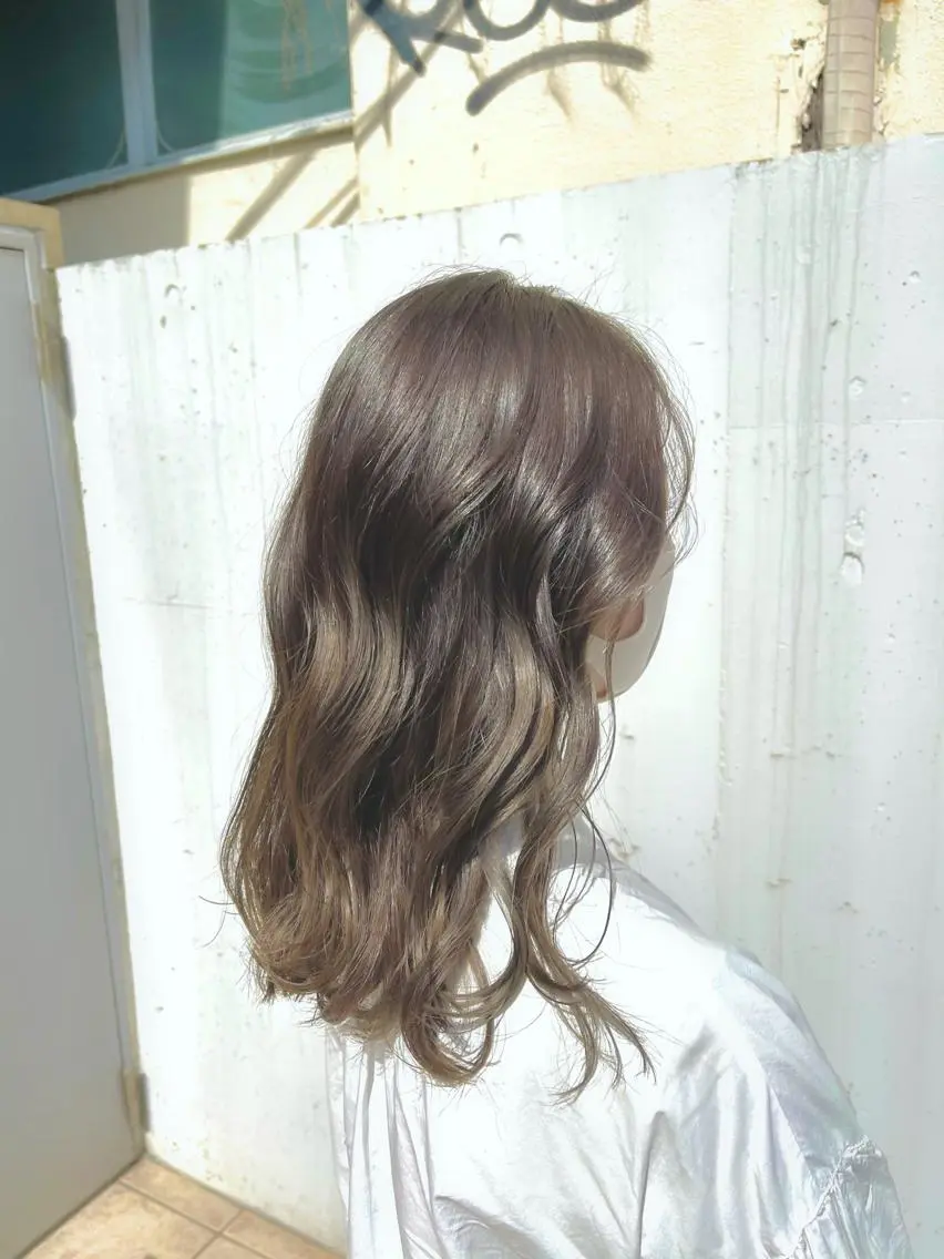 ミディアム カラー ブリーチ 透明感カラー ブリーチなしカラー 泉 堅也のヘアスタイル
