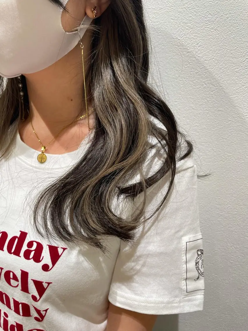 セミロング カラー カット ヘアカラー 山本 愛永のヘアスタイル