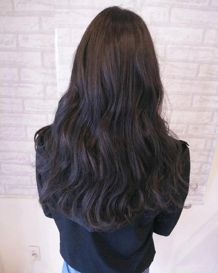 ロング カラー ダークシルバー シルバー RU RIのヘアスタイル