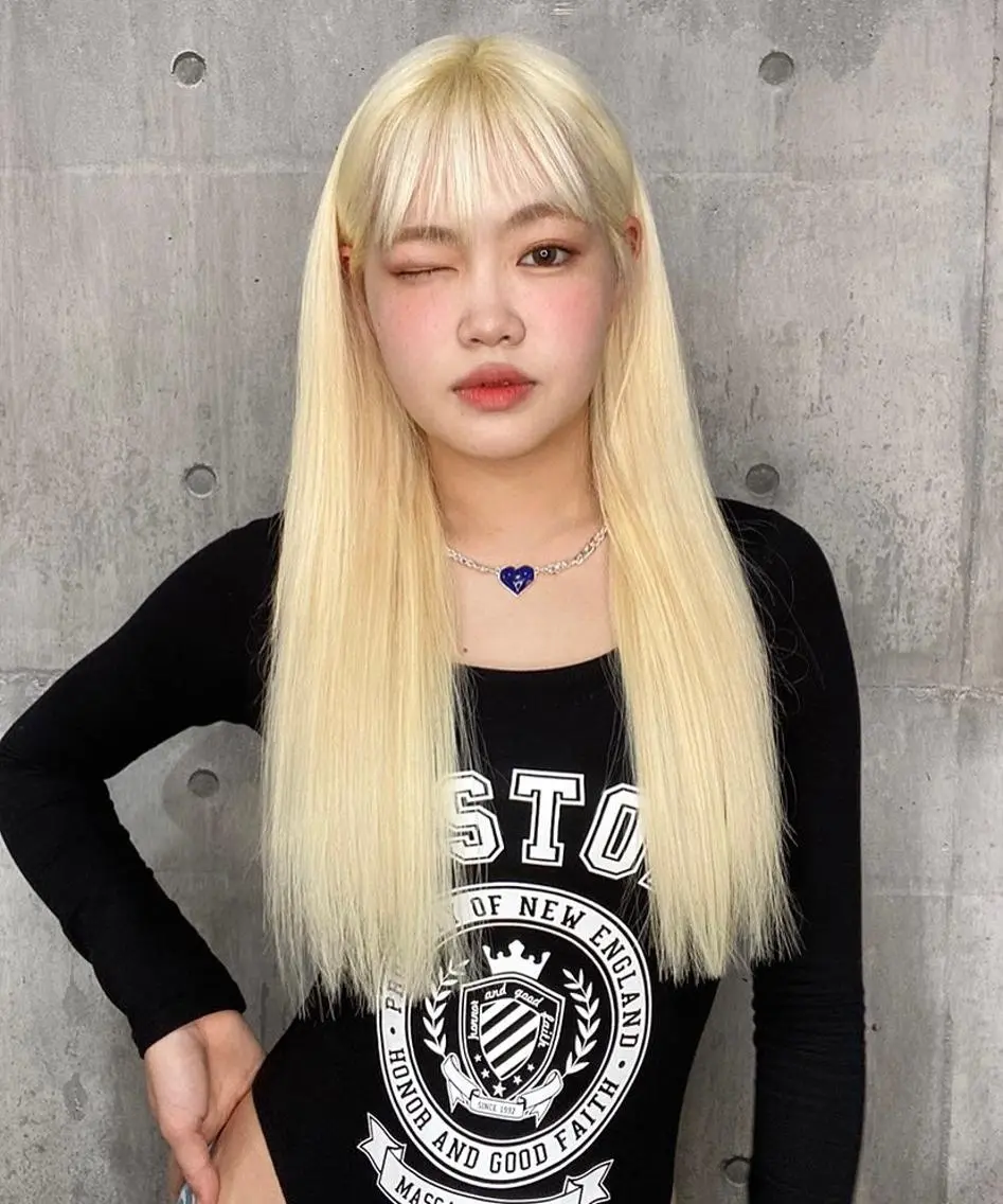 ロング カラー シールエクステ ブリーチ 抜きっぱなしブロンド ブロンド ハイトーンカラー エクステ SHURI❤️‍🔥 中/韓mix ♡のヘアスタイル