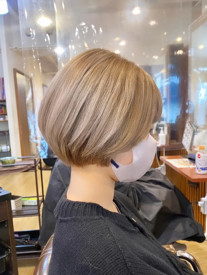 ショート カラー 女性目線でつくる ボブ縮毛矯正のヘアスタイル