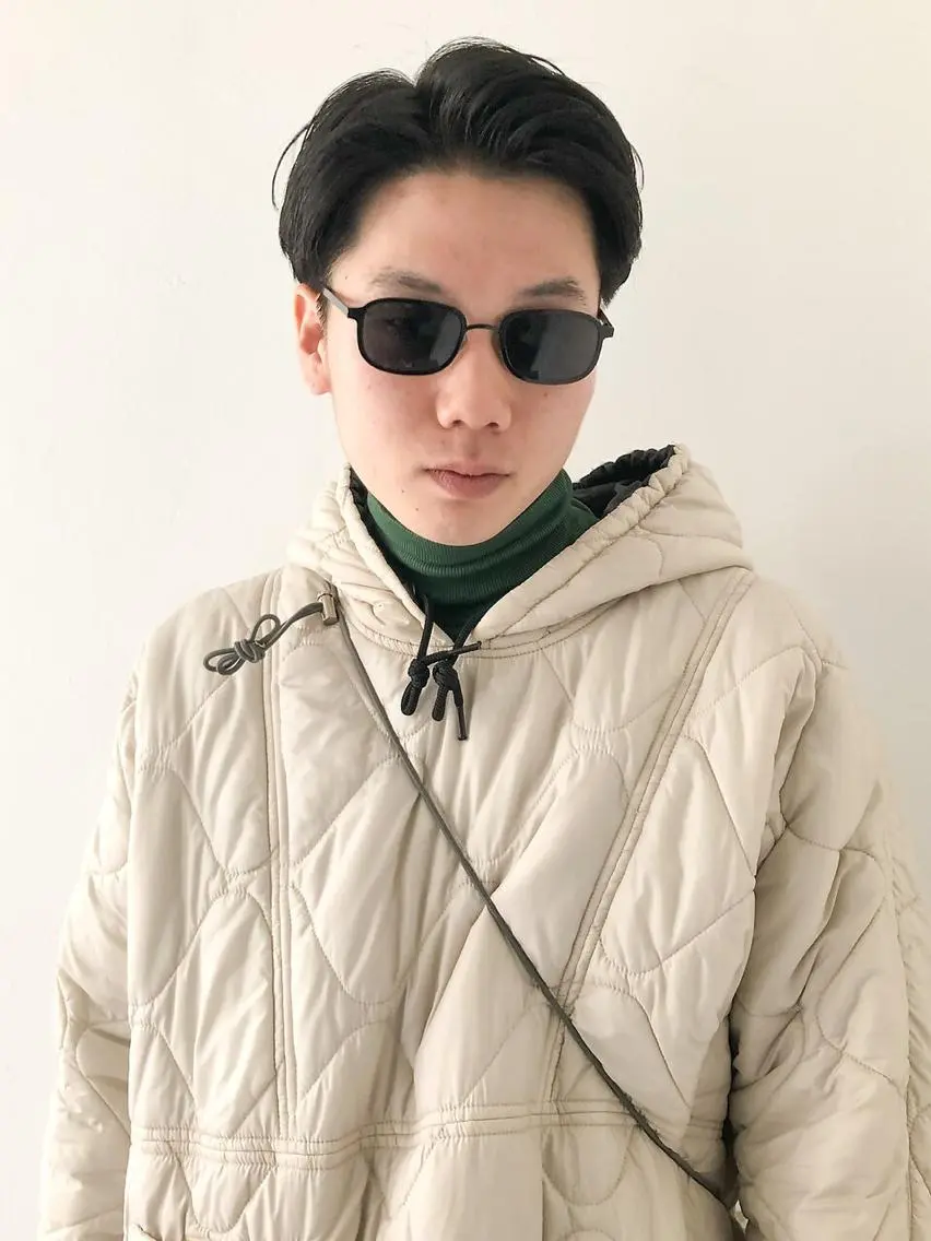 ショート カラー パーマ メンズ メンズバレイヤージュ メンズブリーチ センターパート フェードカット メンズハイライト スパイラルパーマ 🌐hina⭐️のヘアスタイル
