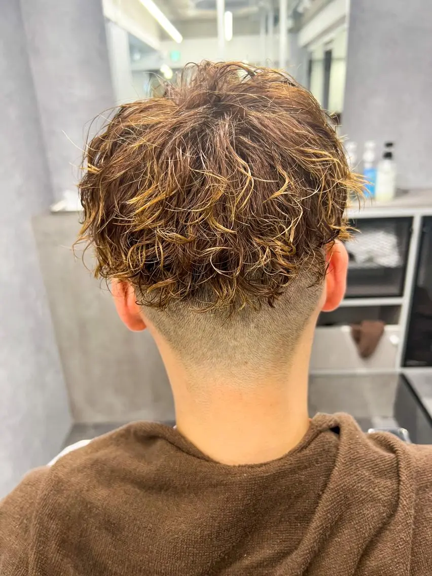 ショート パーマ メンズ フェードカット カット パーマ 垢抜け・メンズパーマ 津山祐紀のヘアスタイル