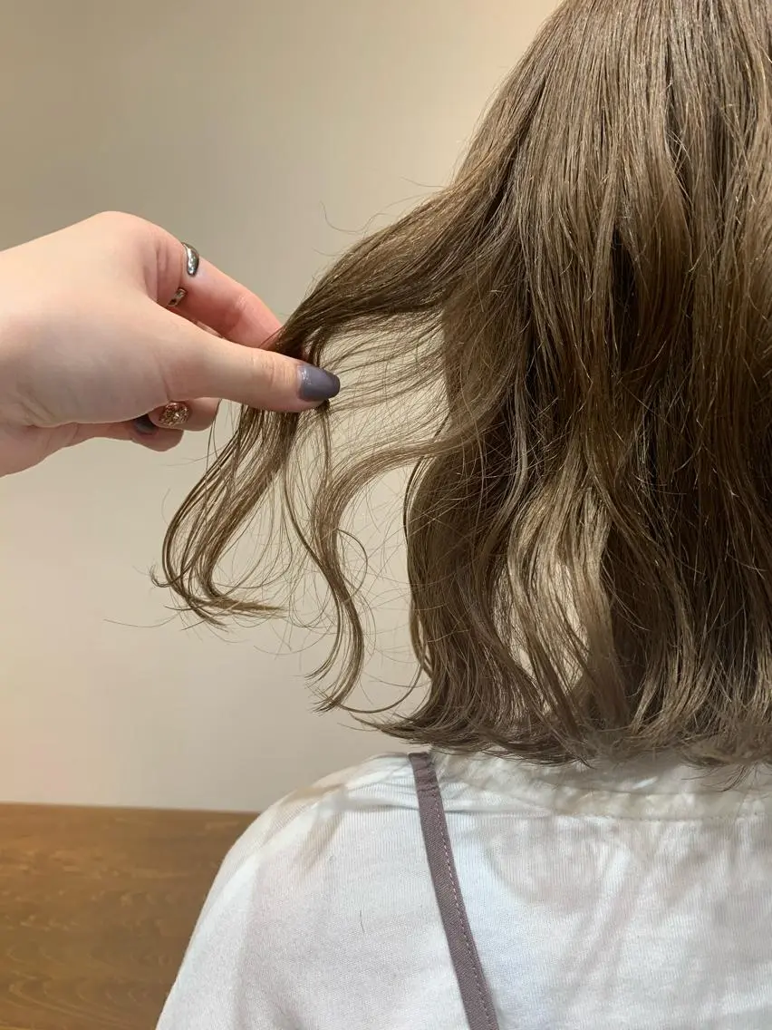 ミディアム カラー ヘアカラー トリートメント ヘアセット ハイトーン/レイヤー 💜Akaneのヘアスタイル